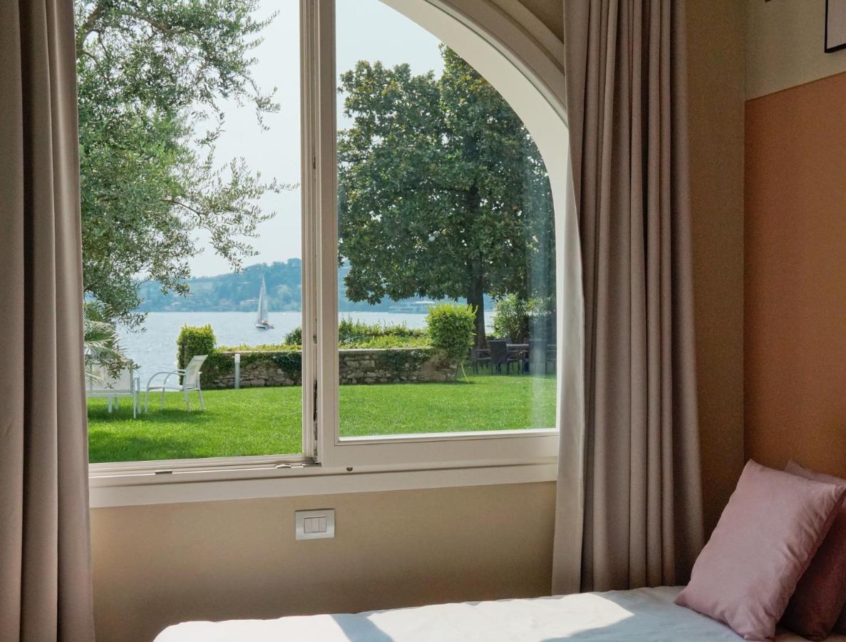 Luxury Lake View Apartments 살로 외부 사진