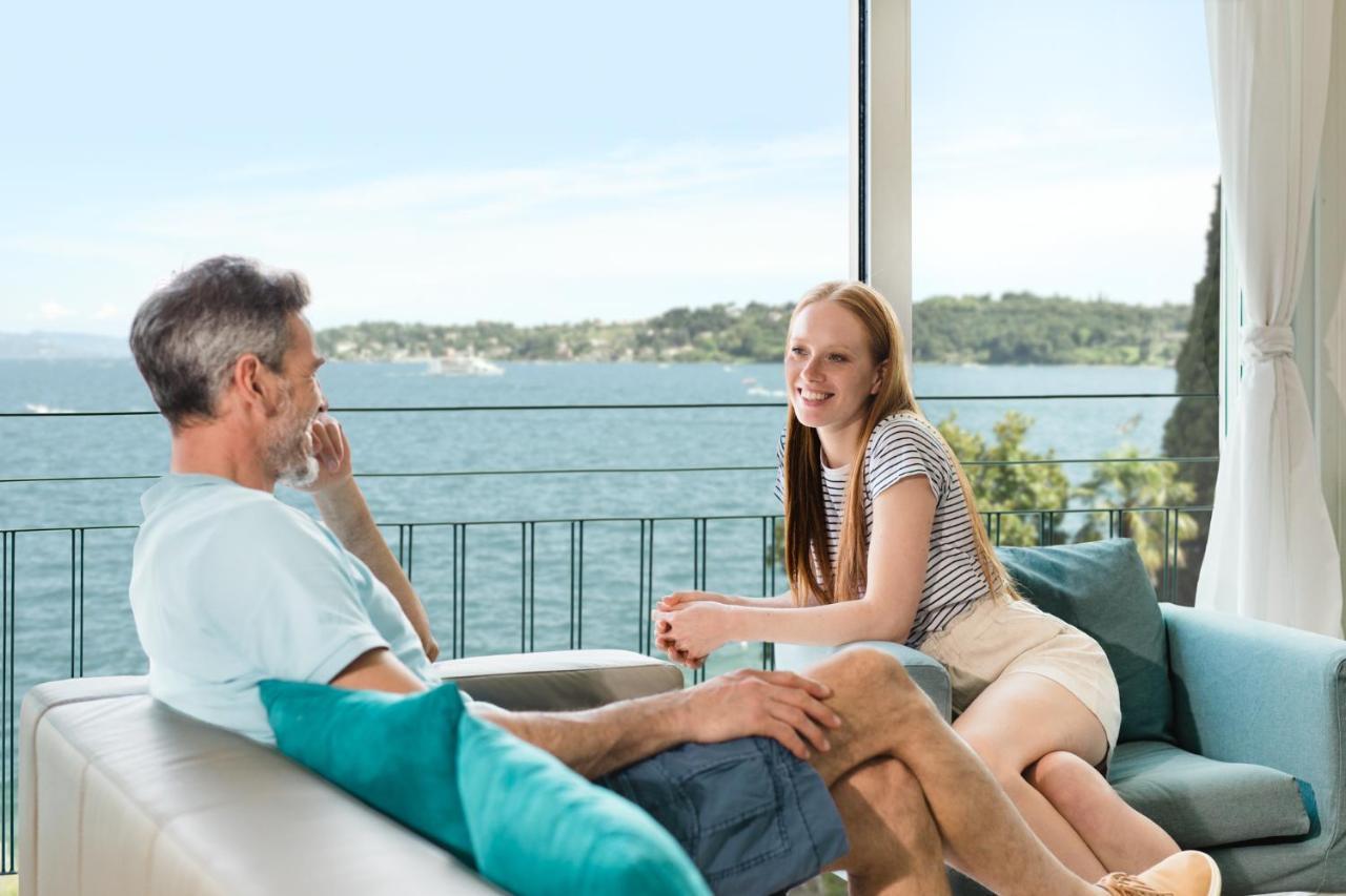 Luxury Lake View Apartments 살로 외부 사진