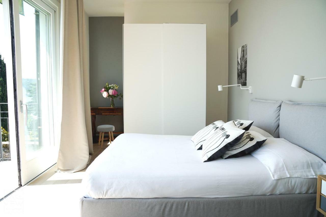 Luxury Lake View Apartments 살로 외부 사진